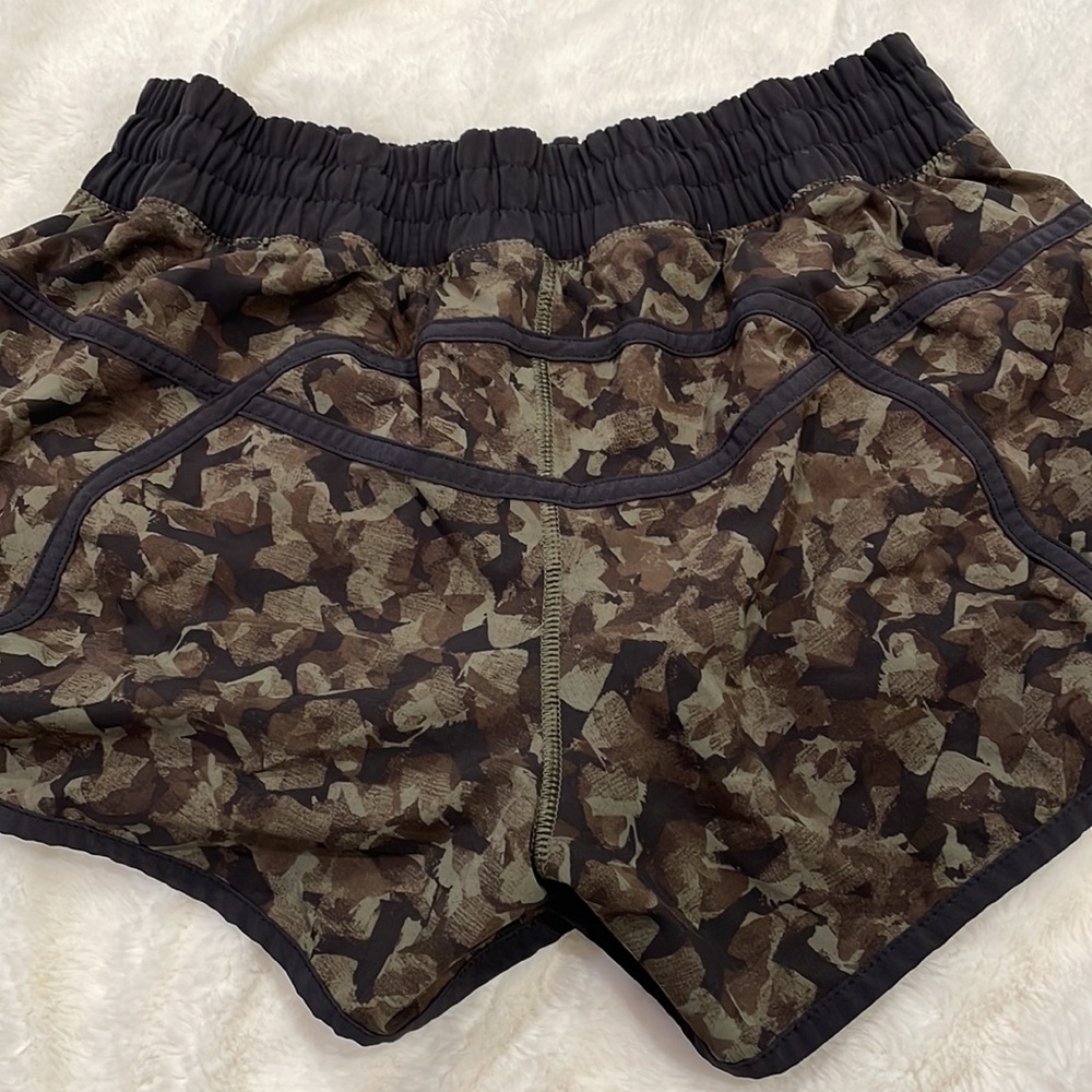 Lululemon Running Shorts, Size 8 With Side Zipper… - image 3